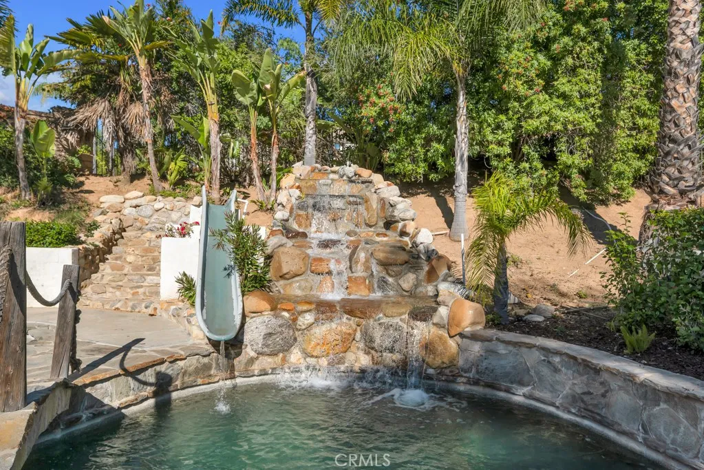 5853 Spirit Lake Court, Simi Valley, California 93063 home-pic-18